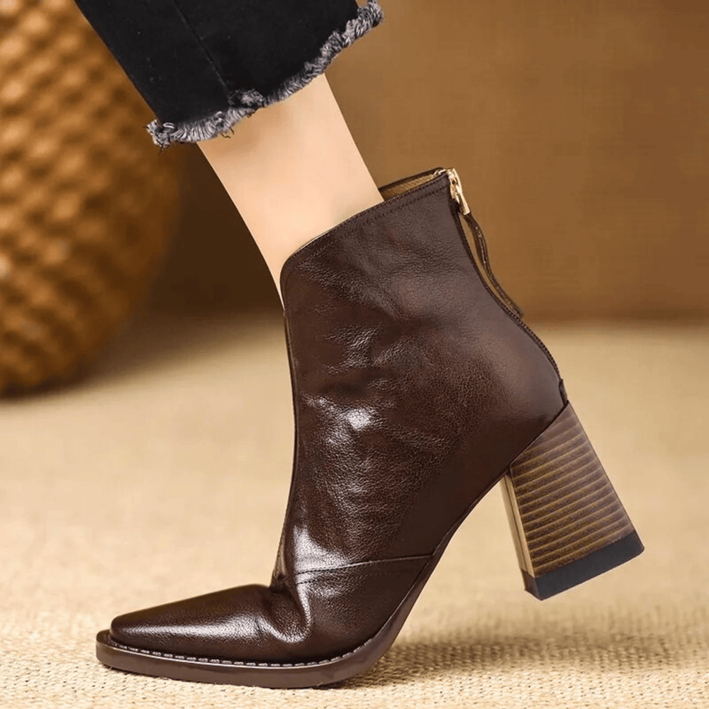 Botas elegantes con tacón medio